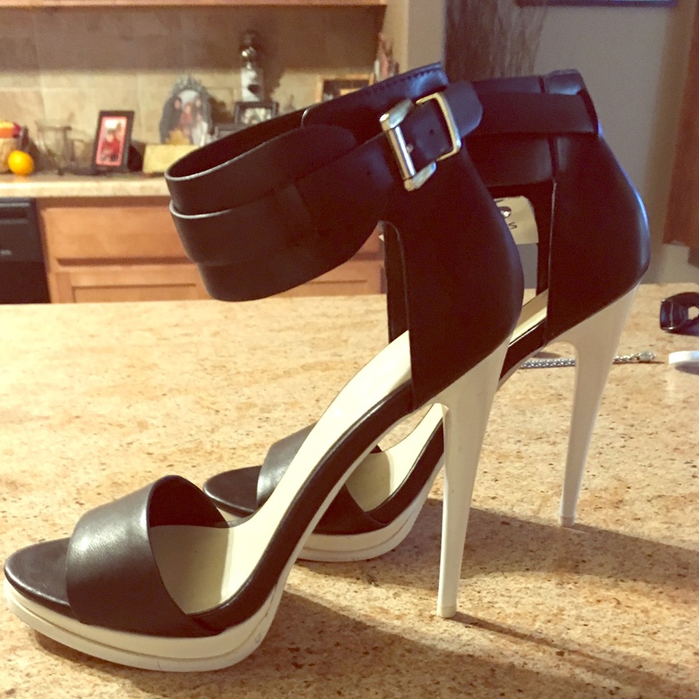 Also stilettos size 8 1/2.